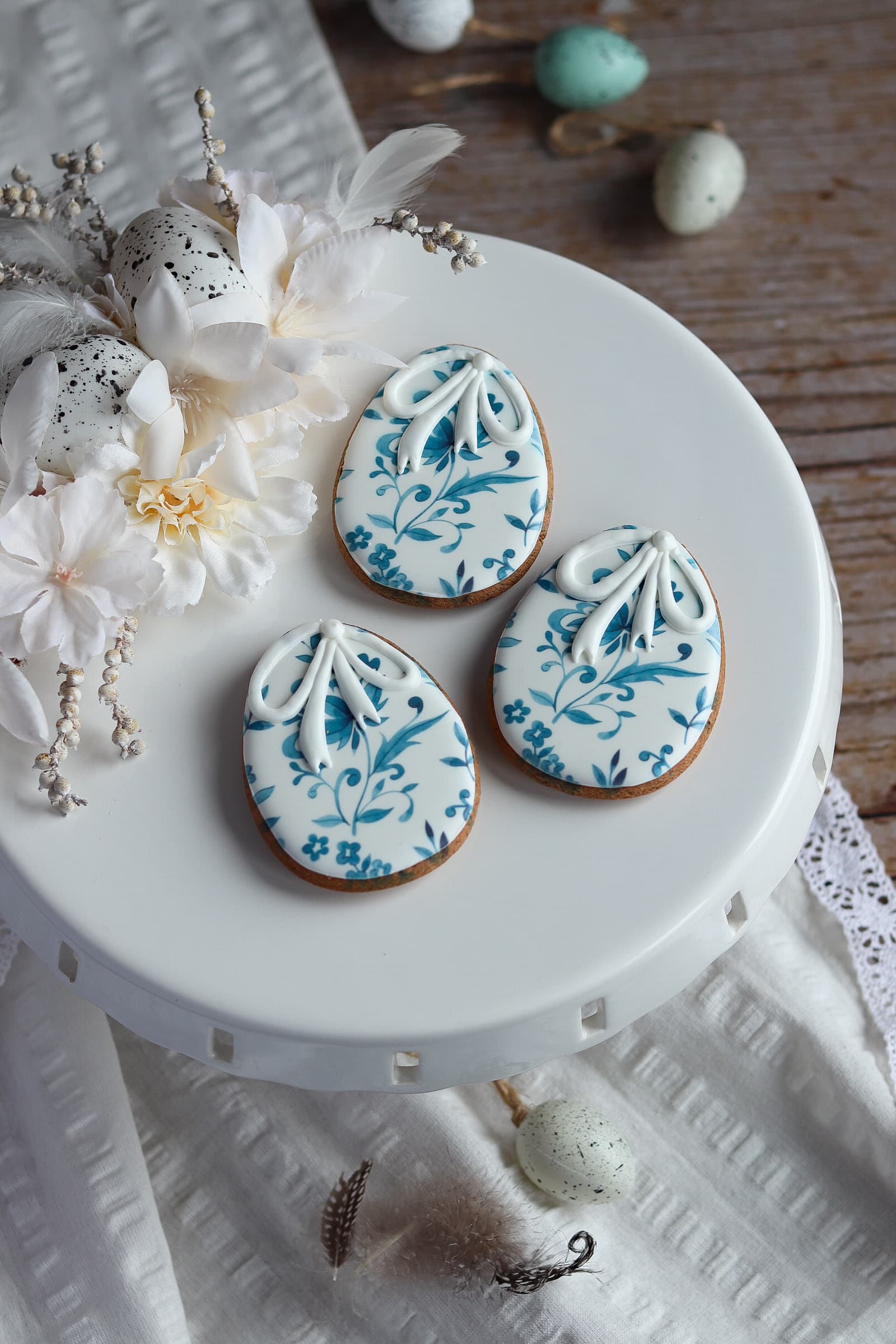 PISANKA PORCELANOWA - PIERNICZEK WIELKANOCNY